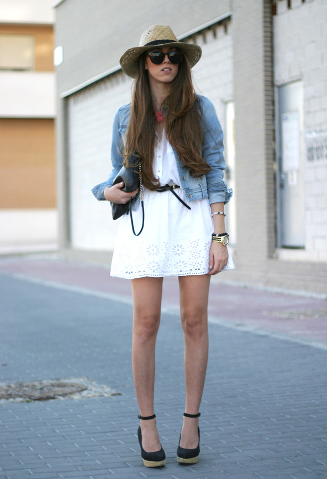 White-Dress-and-Black-Wedges