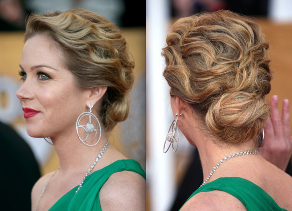 celebrity_wavy_updo_hairstyle_pictures_christina-applegate-updo