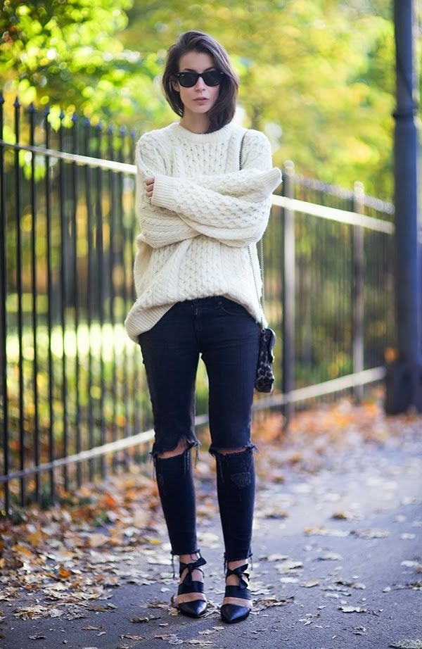 chunky-sweater-with-ripped-jeans