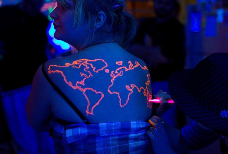glowing-tattoo
