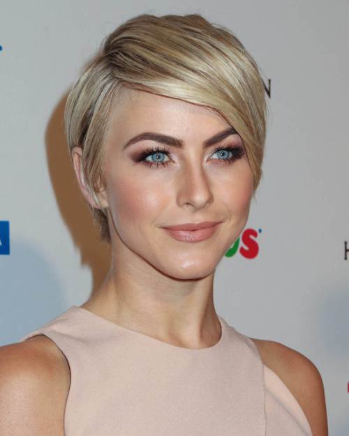 short-blonde-hairstyle-from-julianne-hough