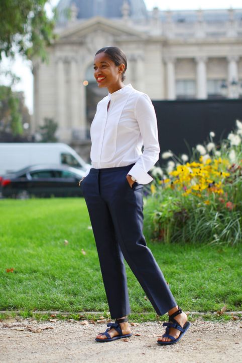 work-outfit-idea-white-blouse-blue-cropped-pants-flat-sandals