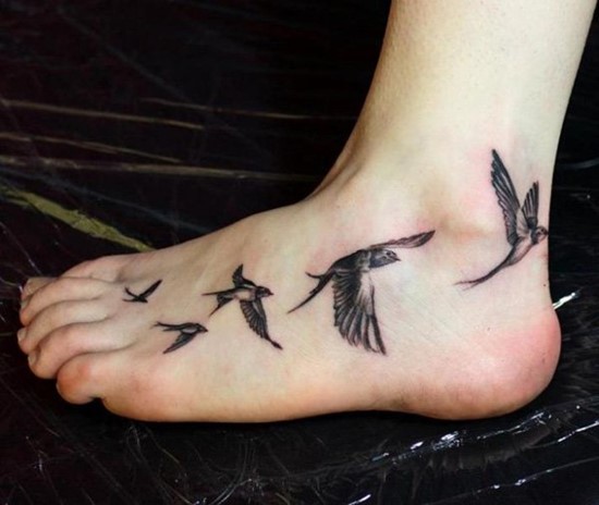 Foot-Realistic-Swallow-Tattoo