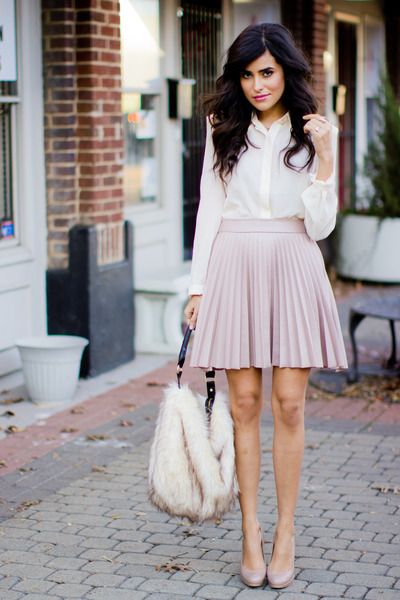 Work-outfit-with-pleated-skirt