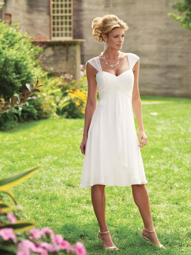 casual-wedding-dresses-for-mountain-wedding