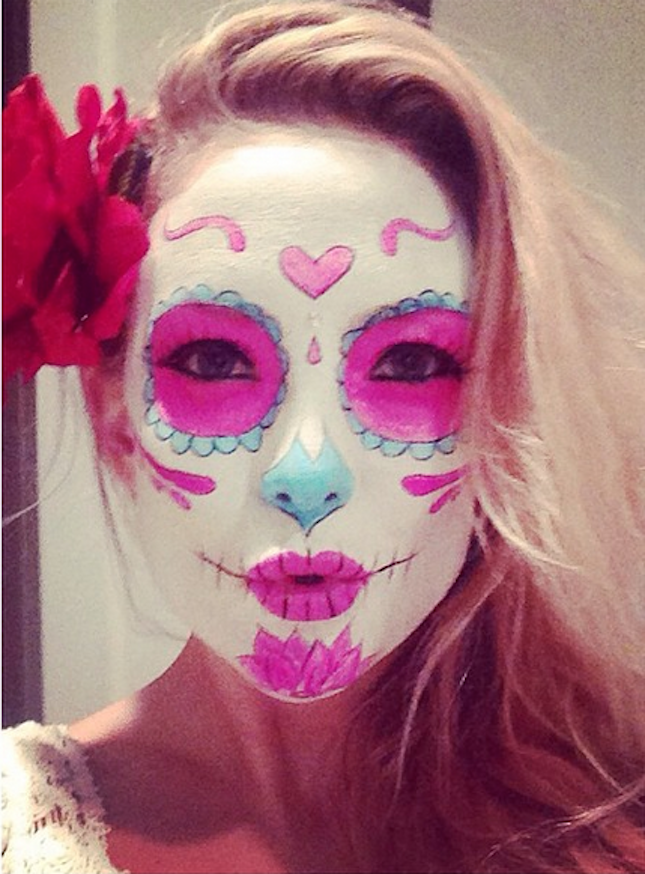 Kate-Hudson-in-Sugar-Skull-Makeup