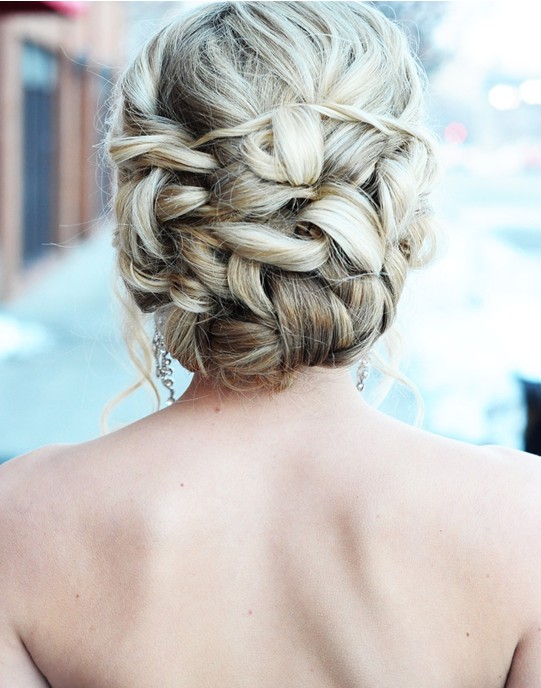 Prom-Hairstyles-for-Long-Hair-Romantic-Updos