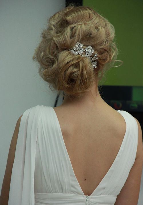 wavy-prom-updo-hairstyle