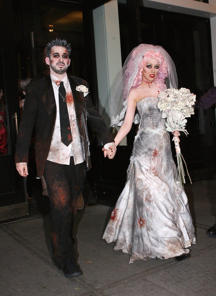 Christina-Aguilera-and-Jordan-Bratman-as-a-Zombie-Bride-and-Groom