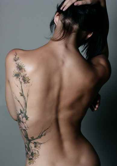 Girl-Back-Tattoo-Ideas