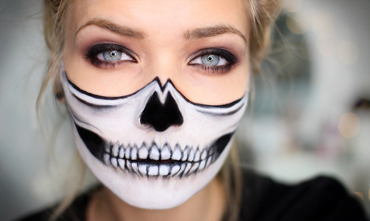 Half Face Skull Halloween Makeu
