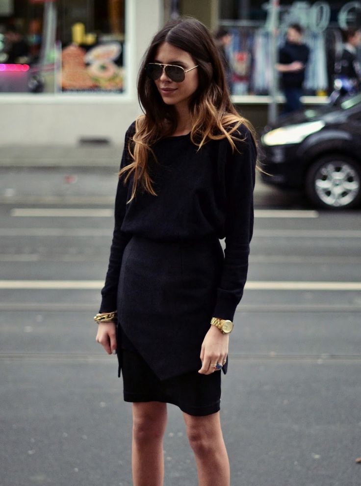 Office-appropriate-all-black-ensemble
