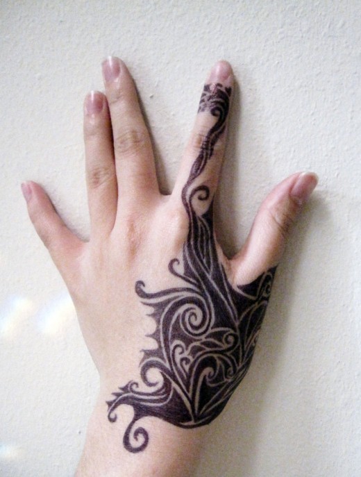 Tribal-Inspired-Hand-Tattoo
