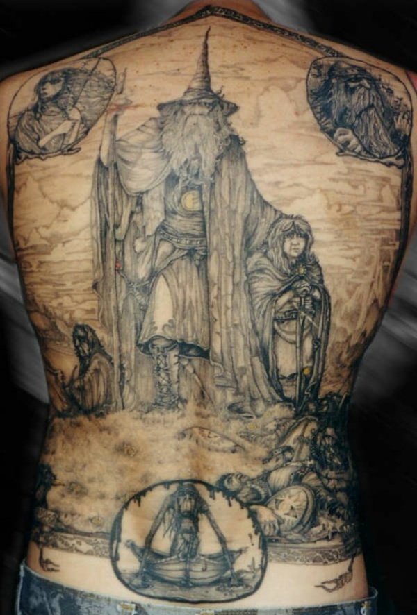 incredible-gandalf-back-tattoo