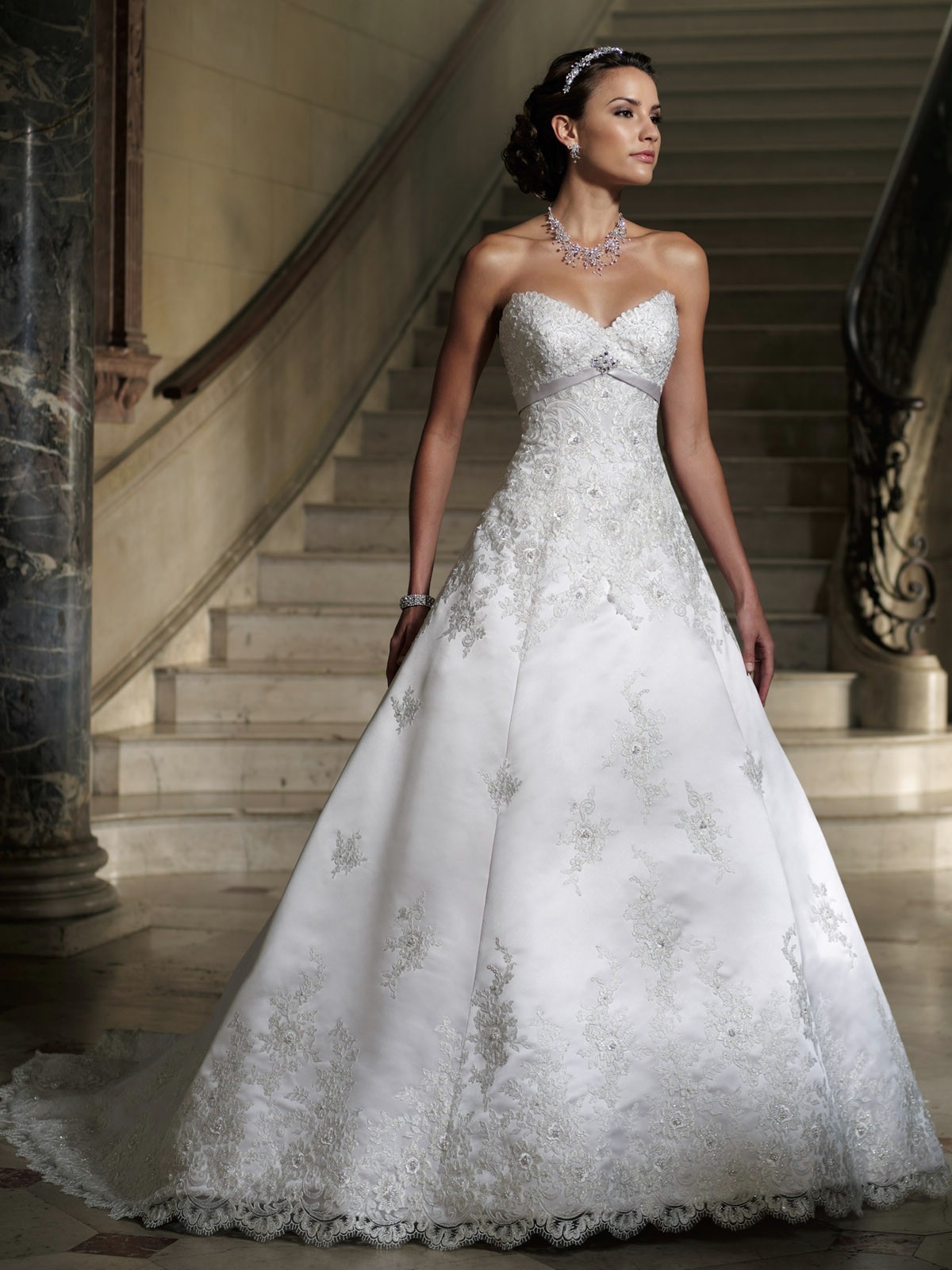sweetheart-a-line-wedding-gown-with-chapel-train