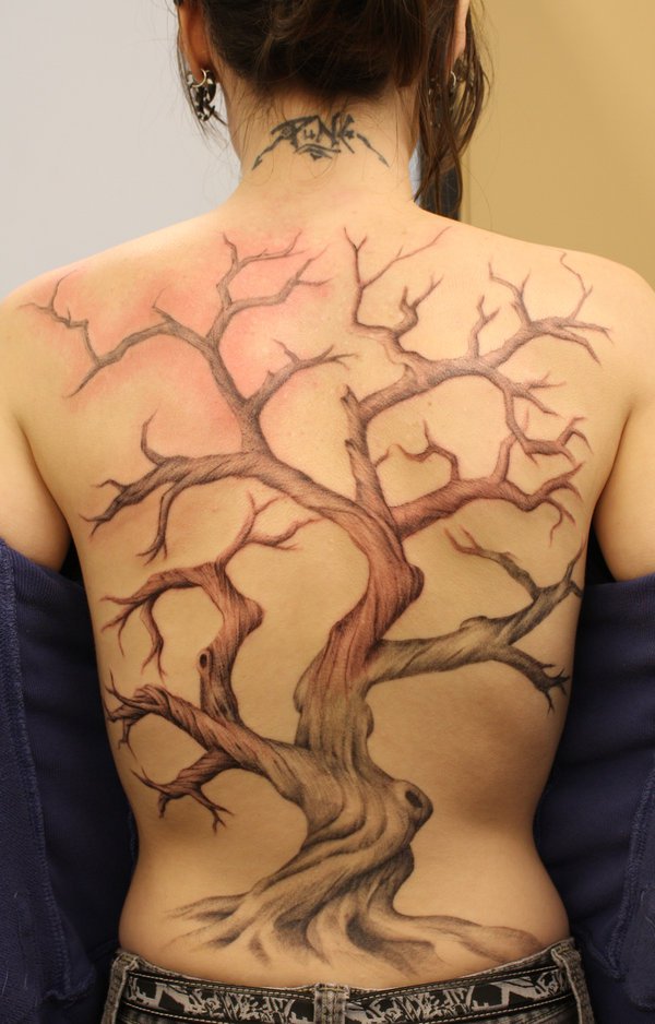 tree-tattoo-on-back