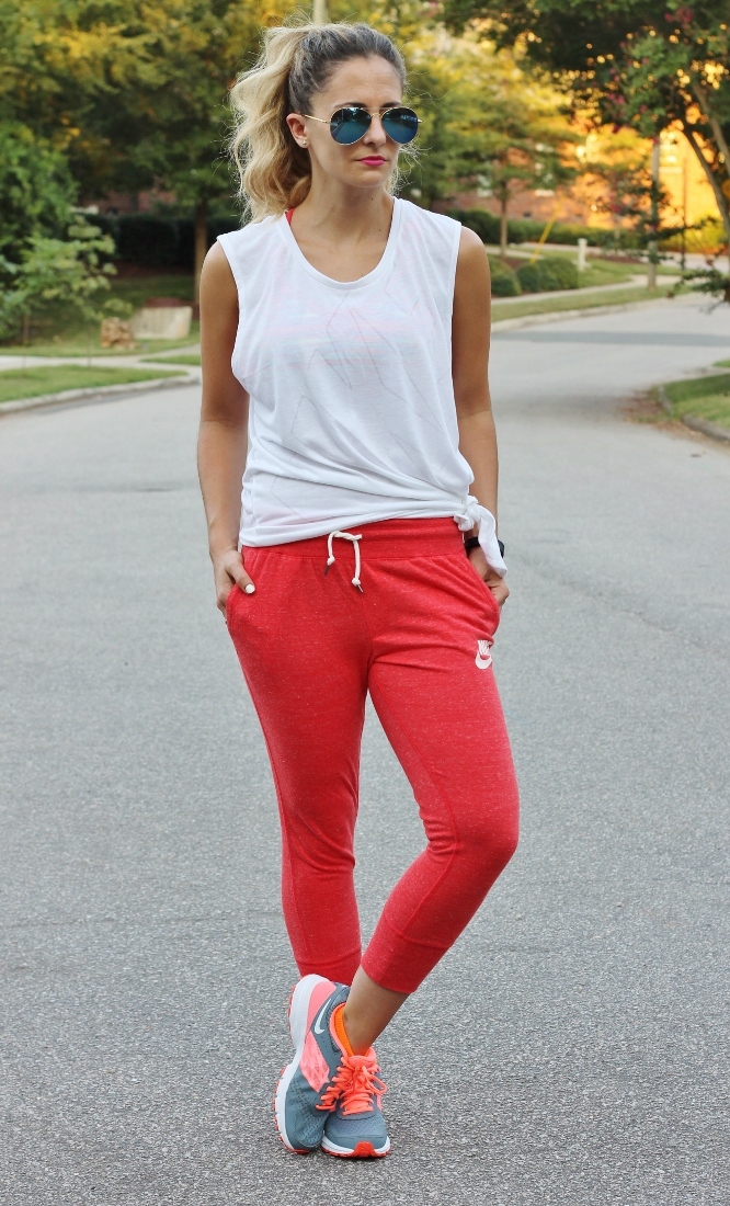 Workout-Outfit-Red-Skinny-Sweatpant