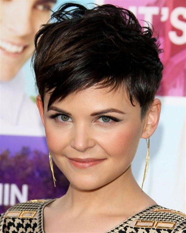 celebrity-short-hairstyles-for-round-faces