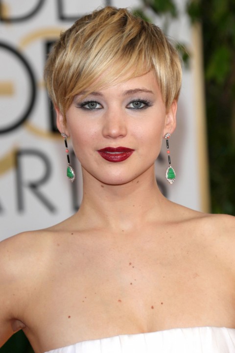 easy-short-hairstyles-for-round-faces