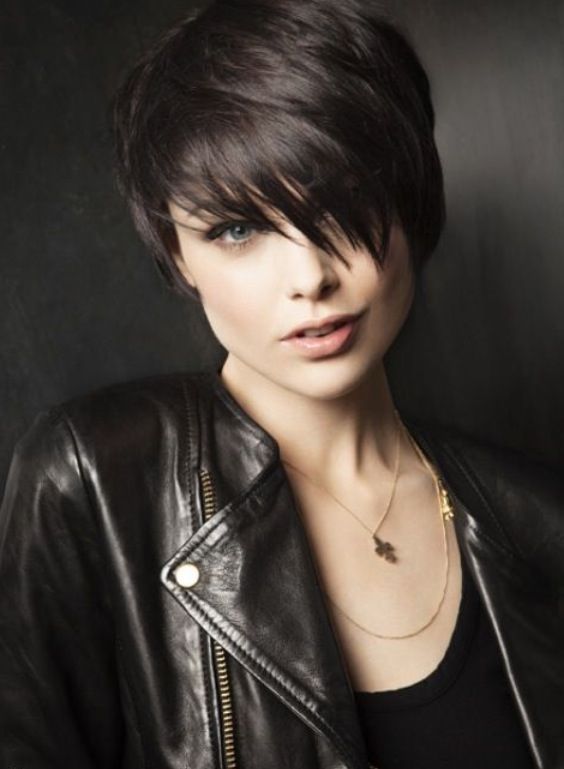 edgy-short-hairstyles-for-round-faces