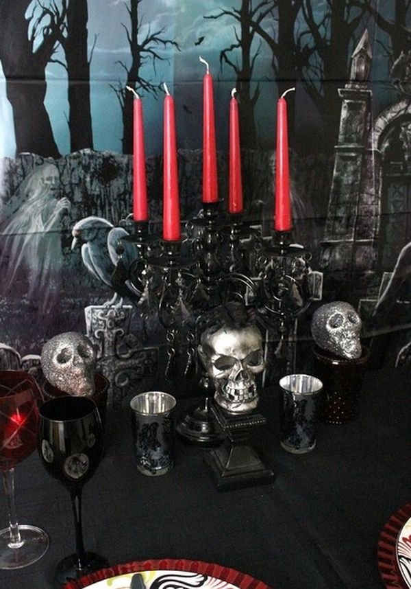 sinister-halloween-table-decorations
