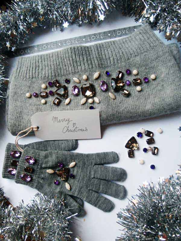 a-simple-pair-of-gloves-gets-an-embellished-upgrade-for-maximum-gift-worthiness