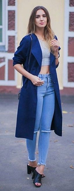 long-blue-coat-crop-top-ripped-skinny-jeans