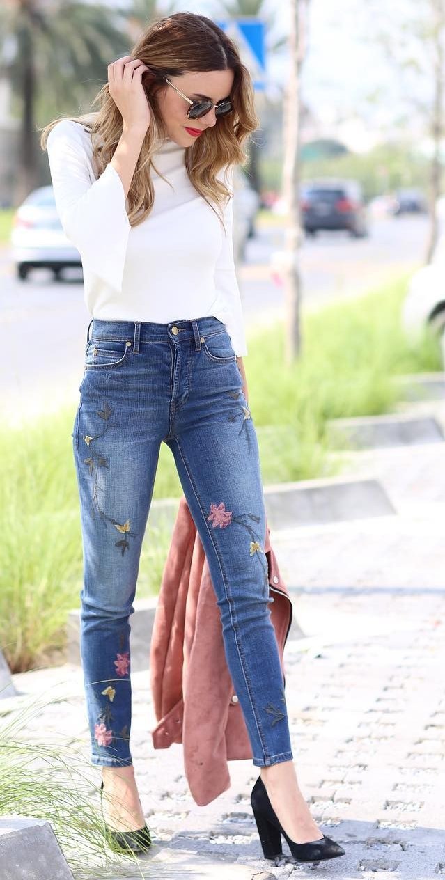 floral-print-jeans-white-top