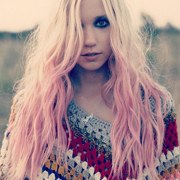 hippie-blonde-with-pink-ombre