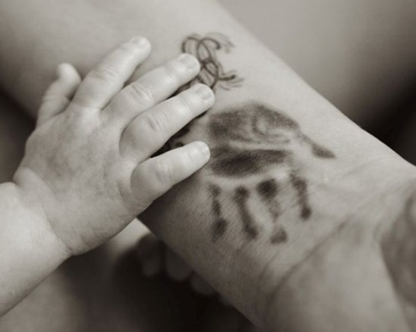 baby-handprint