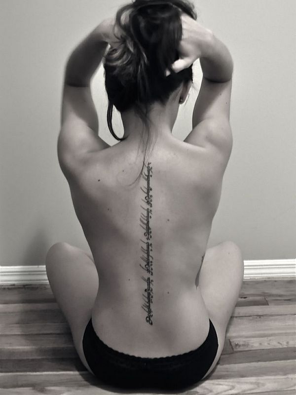fabulous-spine-tattoo-ideas-for-women