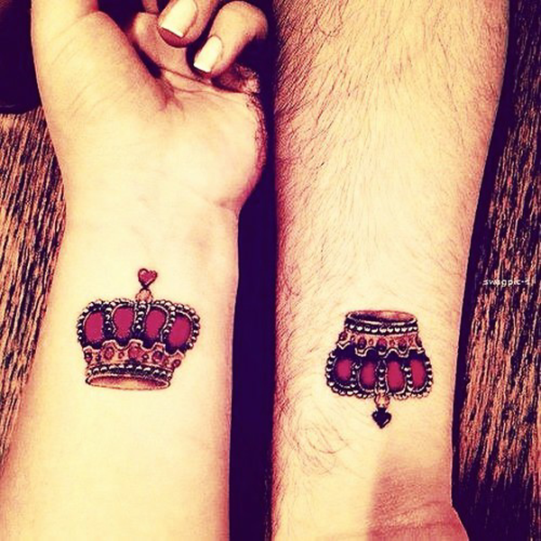 colored-crown-couple-tattoo