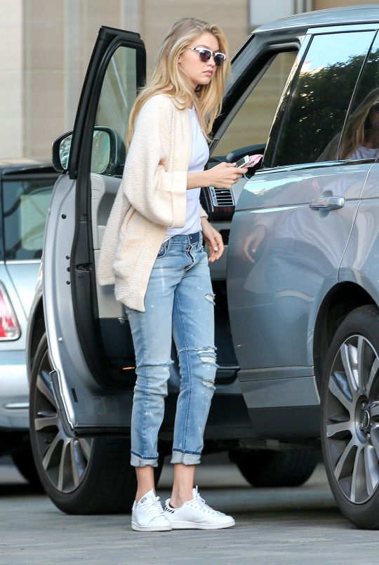 ripped-jeans-and-white-shoes