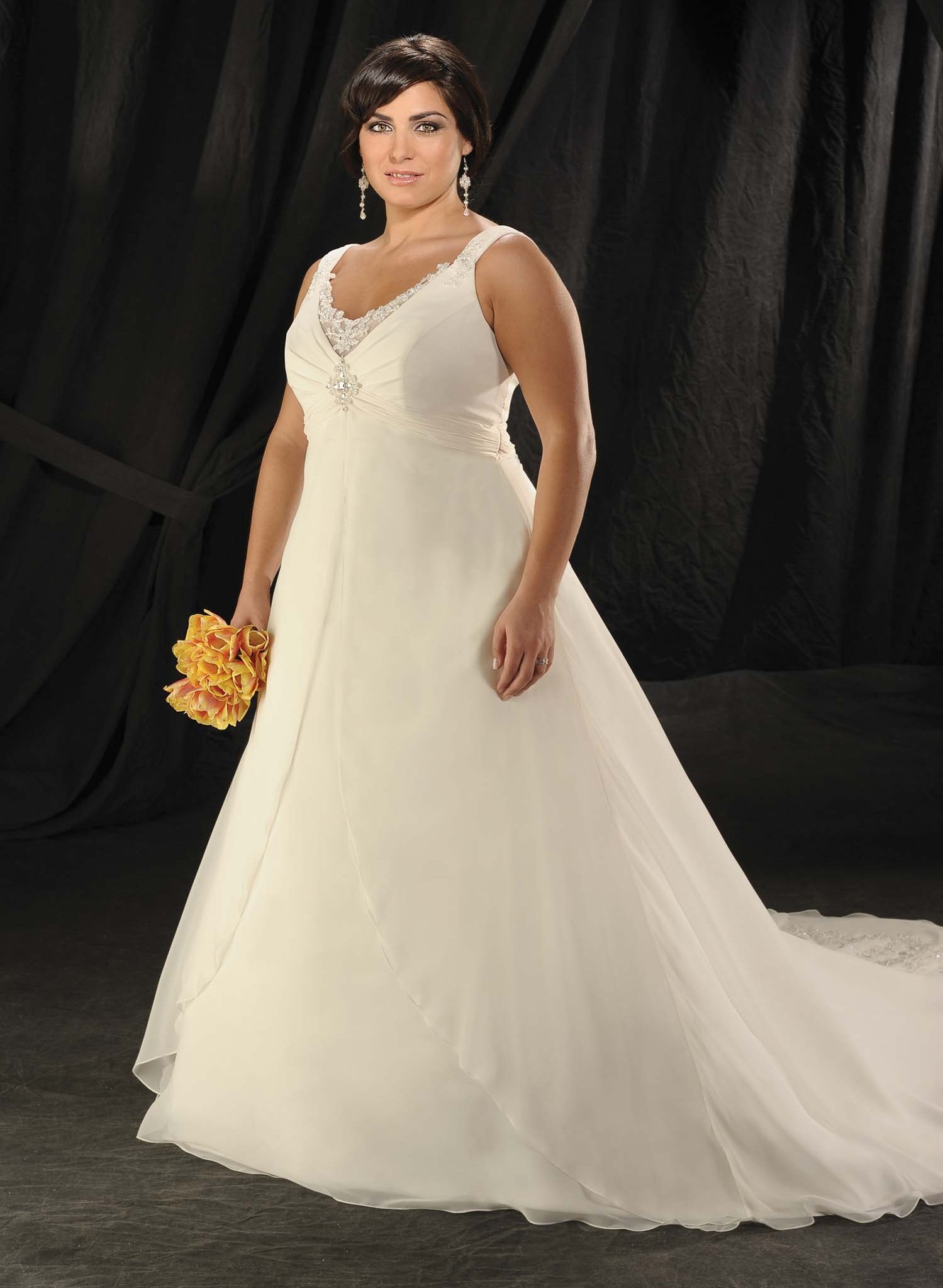 Plus Size Wedding Dresses - Beautiful Looks for Women with Curves - Ohh ...